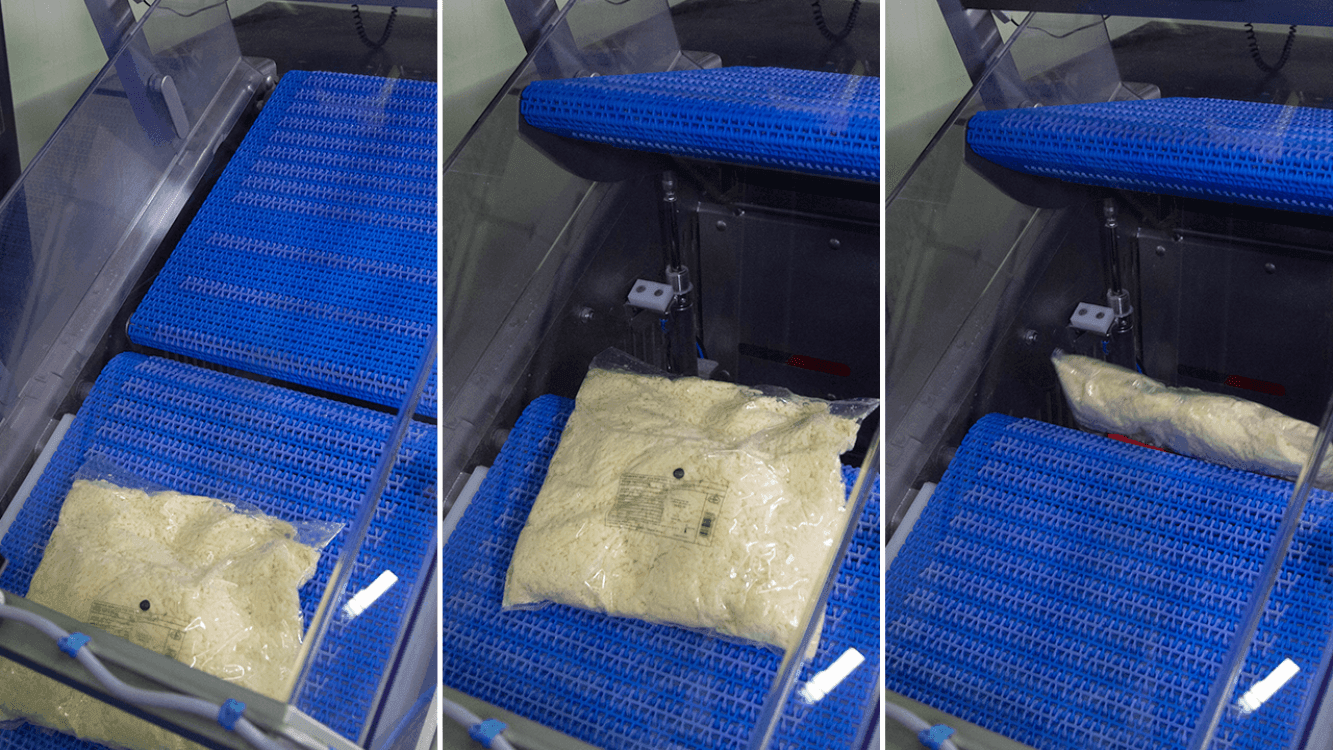 Afgekeurde zak kaas door de metaaldetectie 